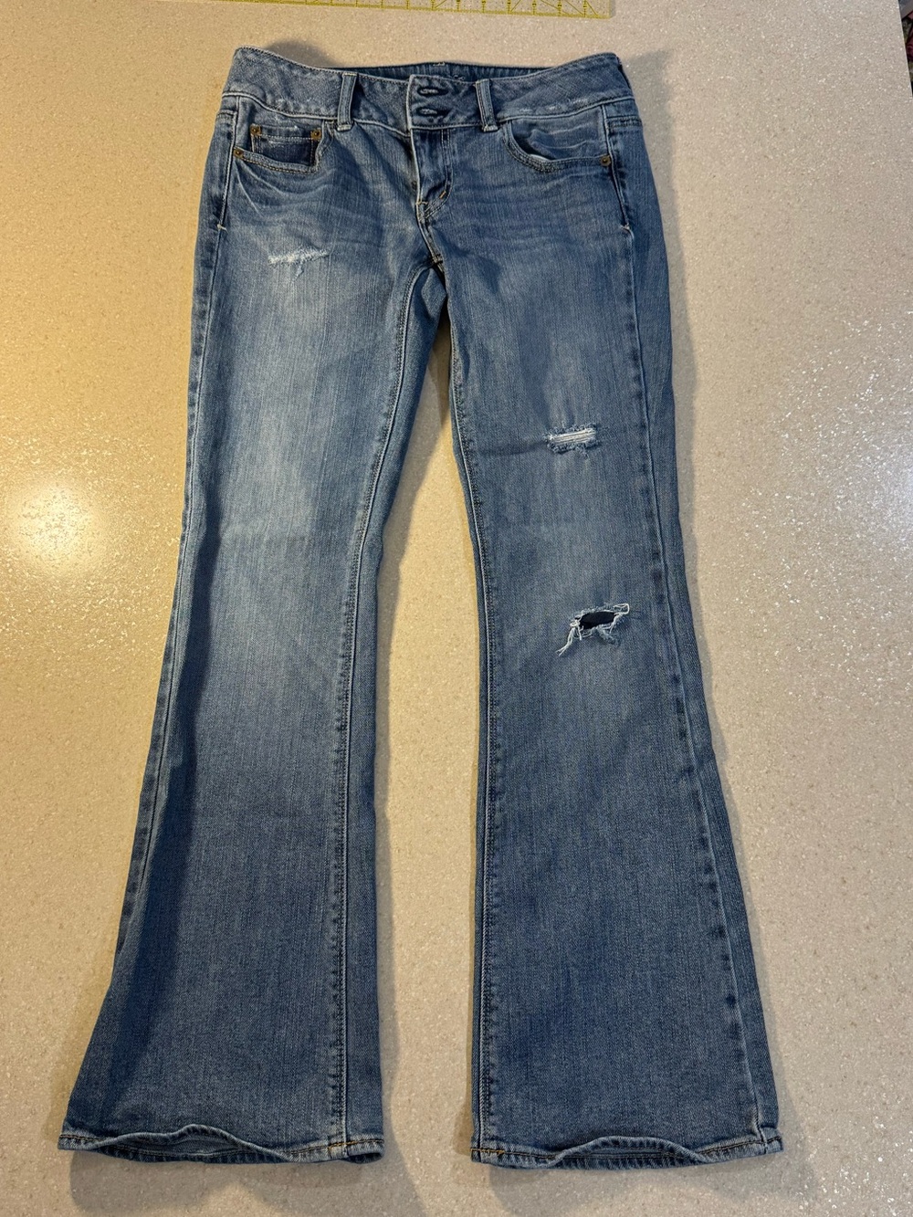 2012 American Eagle Outfitters Artist Light Blue Flare Jeans, low rise